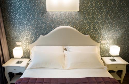 1 queen bed, 1 twin bed