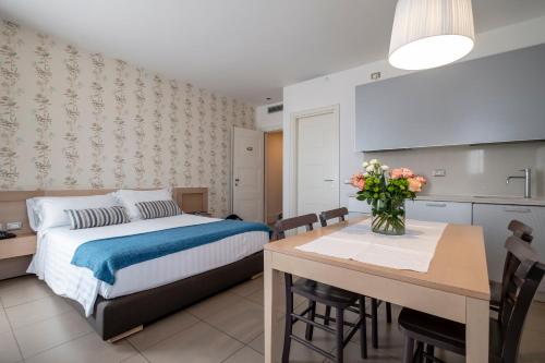 Le Rose Suite Hotel - image 11