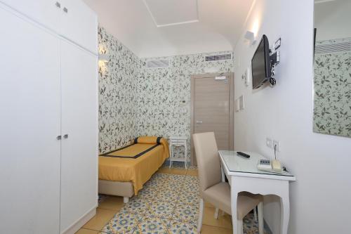 Economy Single Room with shower