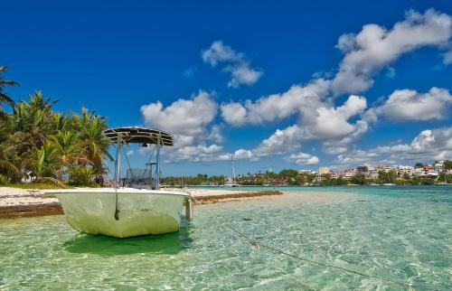 Beach, Charmant Studio Vue Mer Village Soleil in Baimbridge