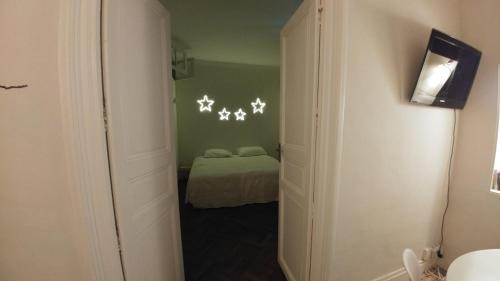Vintage Vieux-Port Apartment, Marseille (photo 6)