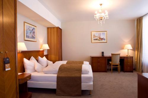 ROSS Hotel - image 3