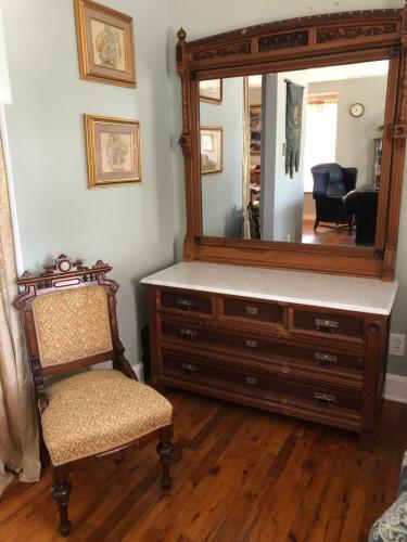 Vineyard Mansion Carriage House - image 14