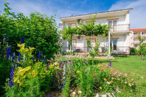 Apartments Joka - image 14