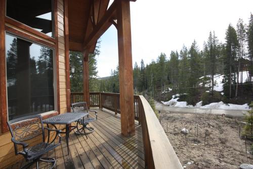 100 Crown Drive Home - image 3