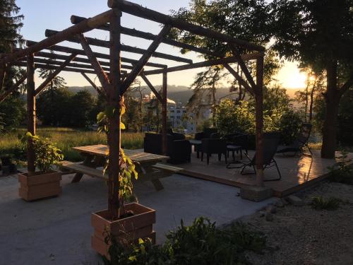 Oprema, La Ferme des Arêtes (La Ferme des Aretes) in La Chaux-de-Fonds