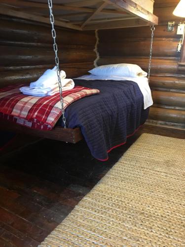 4 twin beds