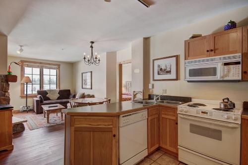 8493 Dakota Lodge Condo - image 8