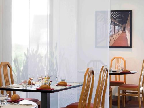 Novotel Amboise - main image
