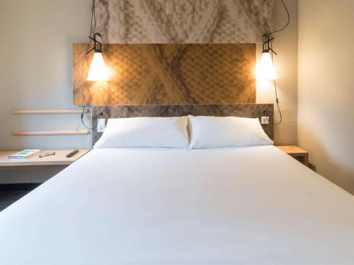 ibis Tilburg - image 8