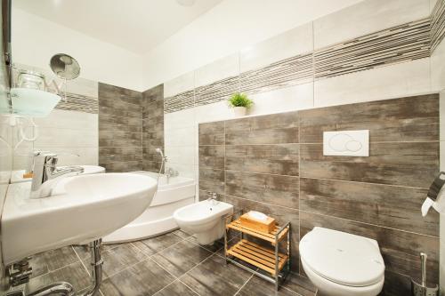 Brioni Suites - image 4
