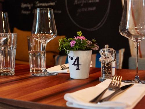 August Restaurant Hotel - image 6