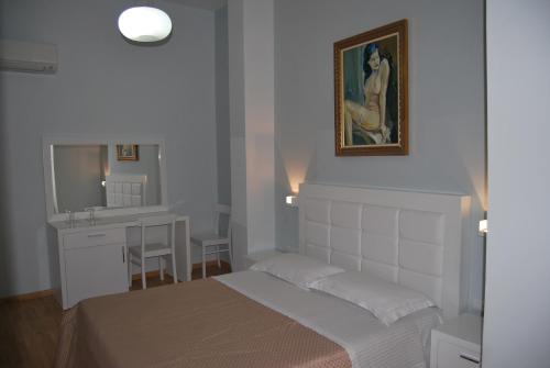 White City Hotel - image 12