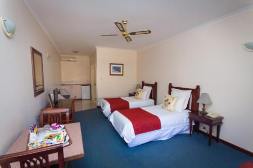 2 twin beds