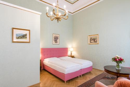 Hotel Regina - image 2