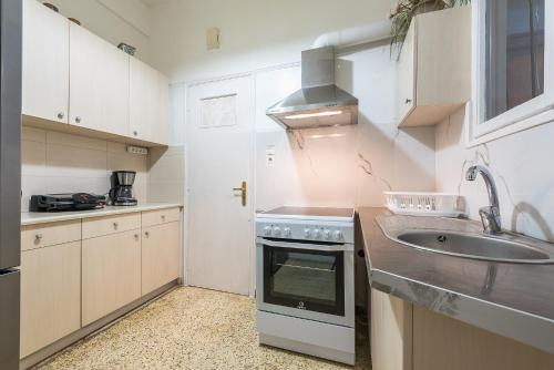 Victoria Queens Palace Apartments - image 13