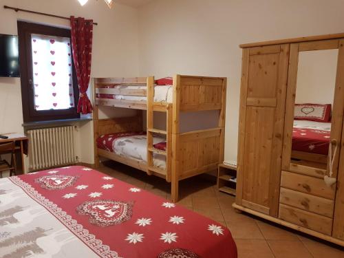  REY Apartment, Pension in Aosta