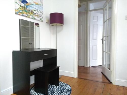 City Centre - Business or Leisure - Parking - Excellent Location Rating - image 12