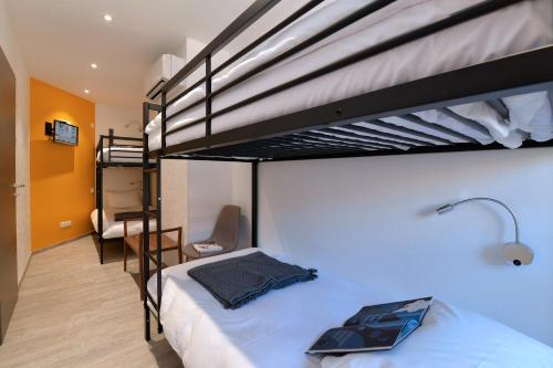 Les Suites Du Cygne - image 13