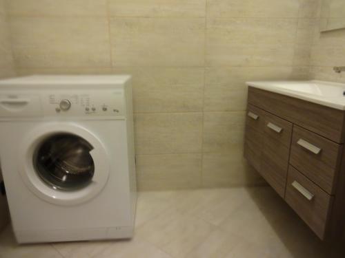 Milan City Center Apartment - image 7