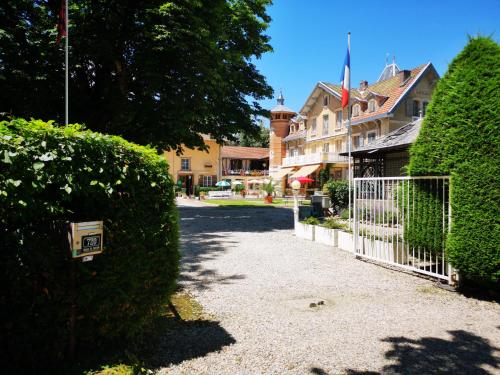 La Garde Chambres d'hôtes - Pension de famille - Charancieu