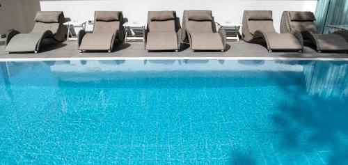 Club House Hotel - image 2