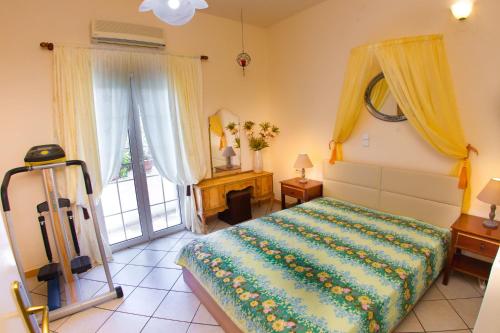  Mary's seaside garden house in Iraklio