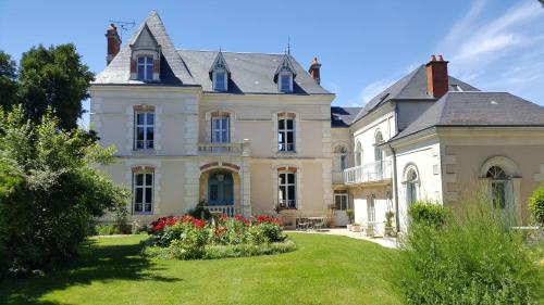 La Roseraie chambre d'hôte Neuville-de-Poitou