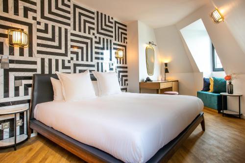 Rose Bourbon - image 14