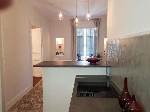 Vintage Vieux-Port Apartment, Marseille (photo 4)