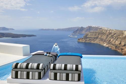 Alti Santorini Suites