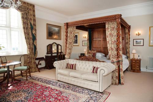 Goldsborough Hall - image 9