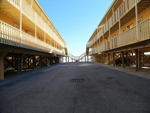 Sunrise Village 109 Condo - image 4