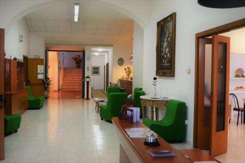 Centro di Spiritualità Madonna della Nova (Centro di Spiritualita Madonna della Nova) in Οστούνι