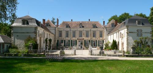 . Chateau de Juvigny