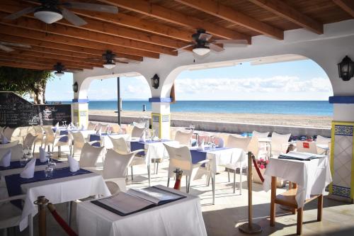 Playacapricho Hotel - image 7