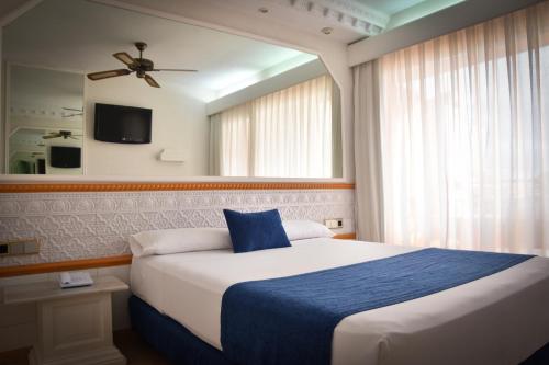 Playacapricho Hotel - image 13