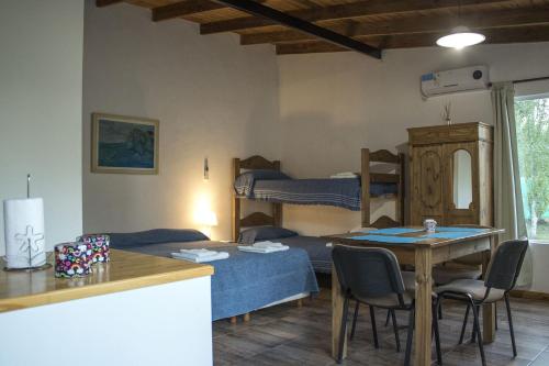1 double bed, 2 twin beds