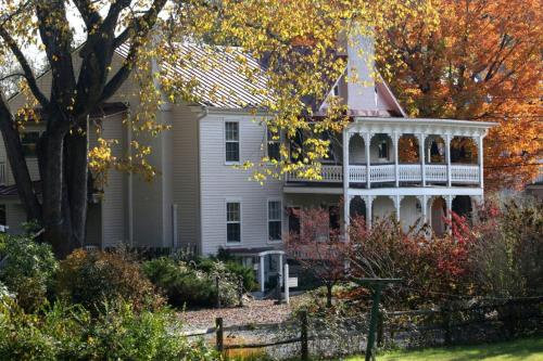 Hopkins Ordinary Bed, Breakfast And Ale Works, Sperryville