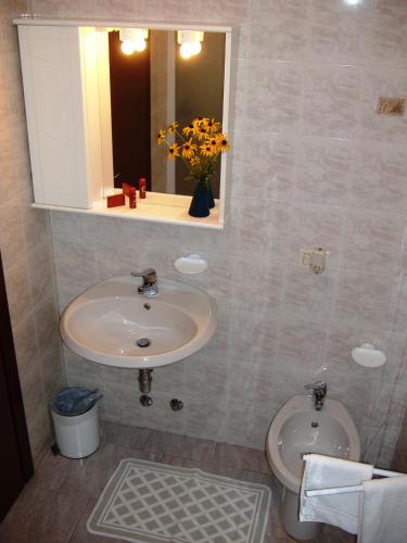 Bathroom, Casa Giuly in Villa d'Alme