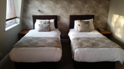 Red Lion Hotel - image 12