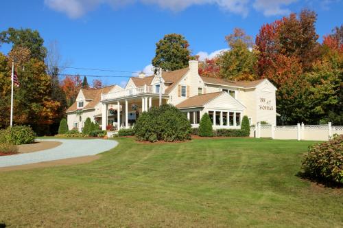 . Inn At Bowman