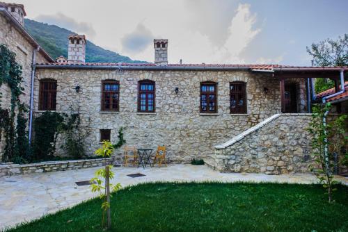 숙소 외관, Mossiori Serai in 아노 라베니아