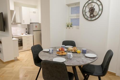 Luxury three bedroom Apartment in Kolonaki - image 9