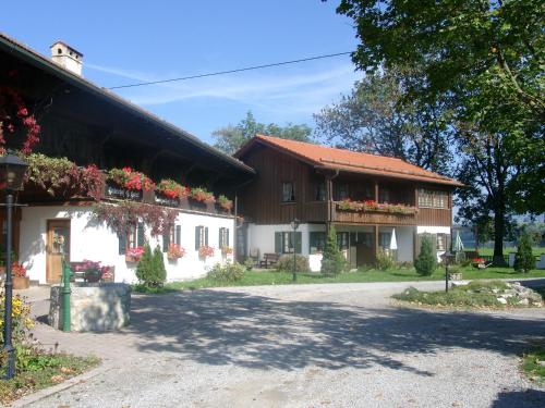 Entrance, Landhotel Huberhof in Camping Brunnen