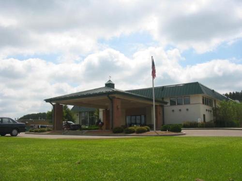 Saratoga Inn & Suites Cannon Falls (MN)
