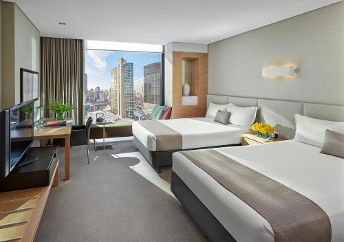 Crown Promenade Melbourne Crown Promenade Melbourne is perfectly located for both business and leisure guests in Melbourne. Featuring a complete list of amenities, guests will find their stay at the property a comfortable one.