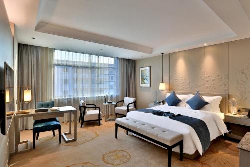 1 queen bed