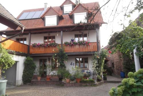 B&B Herbolzheim - Galerie Ueber den Gaerten - Bed and Breakfast Herbolzheim