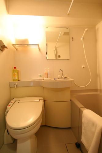 One-Bedroom Apartment - Non-Smoking image 9